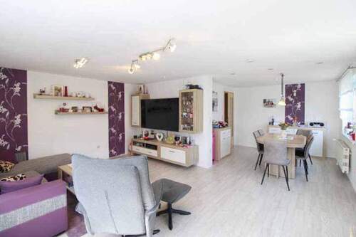 Wohnzimmer mit Essbereich - 