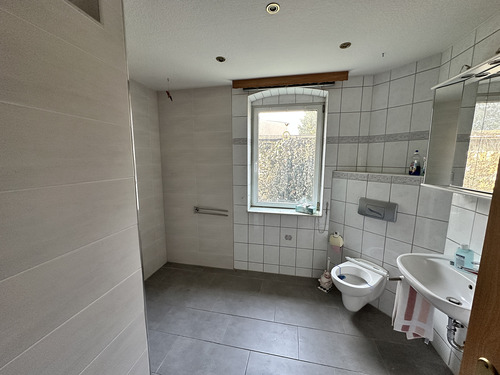 01_Bad_01.png - 7 Zimmer Einfamilienhaus in Kitzscher