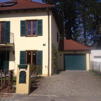 Aussenansicht mit Garage - 5 Zimmer Einfamilienhaus zur Miete in Ingolstadt