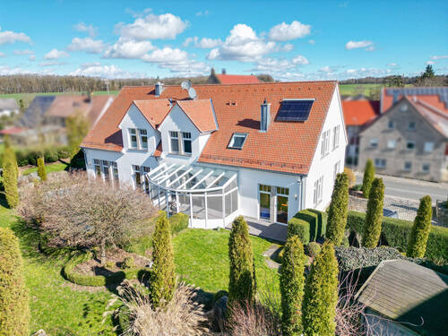 Außenansicht II - 7 Zimmer Mehrfamilienhaus, Wohnhaus zum Kaufen in Creglingen