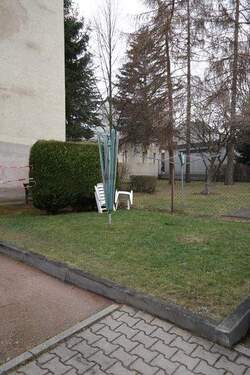 SAM_7738 - Großzügige DG 2-Zimmer mit Laminat, EBK und Bad mit Dusche in ruhiger Lage! SP mgl.