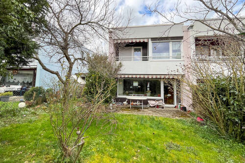 Rückansicht und Garten - 4 Zimmer Einfamilienhaus zum Kaufen in Pforzheim