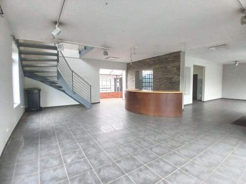 Gewerbe - 8 Zimmer Mehrfamilienhaus, Wohnhaus in Bremervörde