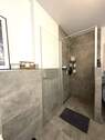 Badezimmer mit begehbarer Dusche - 