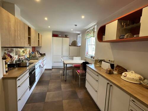 Blick in die Küche EG - Mehrfamilienhaus, Wohnhaus mit 270,00 m&sup2; in Döbern zum Kaufen