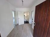 Diele - 3 Zimmer Etagenwohnung zur Miete in Saarbrücken - Rastpfuhl