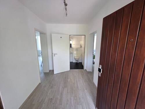 Diele - 3 Zimmer Etagenwohnung zur Miete in Saarbrücken - Rastpfuhl