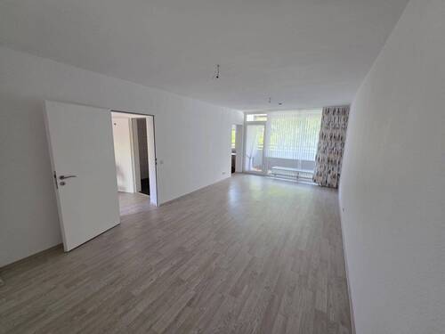 Wohn-/Esszimmer - 