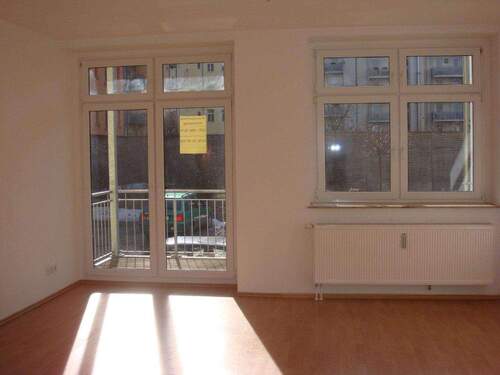 WOHNZIMMER - 2 Zimmer Etagenwohnung zur Miete in Chemnitz