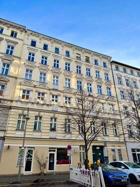 Außenansicht von der Straße - 3 Zimmer Etagenwohnung in Berlin