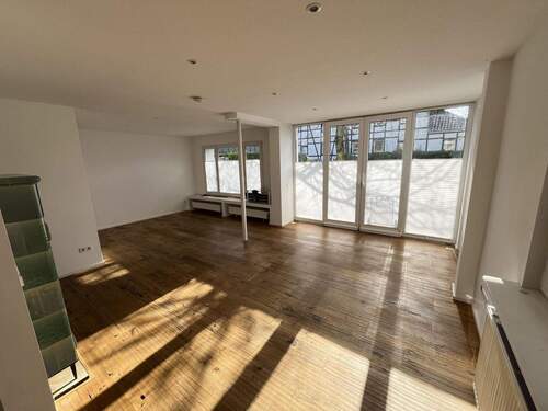 Wohnbereich - Einfamilienhaus mit 157,90 m&sup2; in Burscheid zum Kaufen