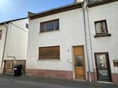 Vorderansicht - 4 Zimmer Mehrfamilienhaus, Wohnhaus zum Kaufen in Offenbach