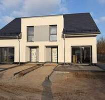 Moderne Doppelhaushälfte im Erstbezug - Stadtrandsiedlung Greifswald