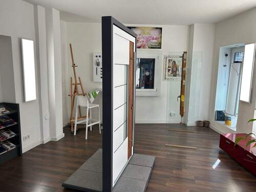 EG Ladenfläche - 2 Zimmer Mehrfamilienhaus, Wohnhaus in Fürth