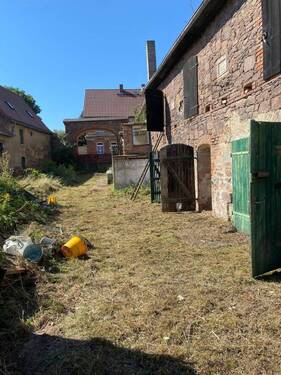 Hof - Einfamilienhaus mit 150,00 m&sup2; in Wettin-Löbejün OT Nauendorf zum Kaufen