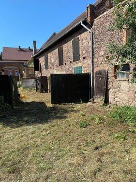 Hinterer Einfahrtsbereich Hof - 