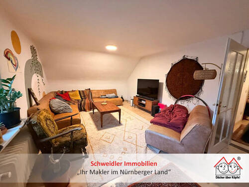 N5552 Titelbild - Zentrale 4-Zimmer-Dachgeschosswohnung mit viel Platz in Schwaig bei Nürnberg