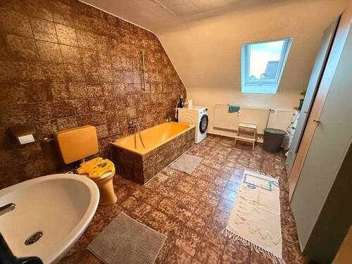 N5552 Bad mit Badewanne - 