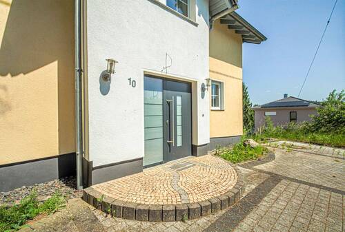 Eingang - Einfamilienhaus mit 292,00 m&sup2; in Bürdenbach zum Kaufen