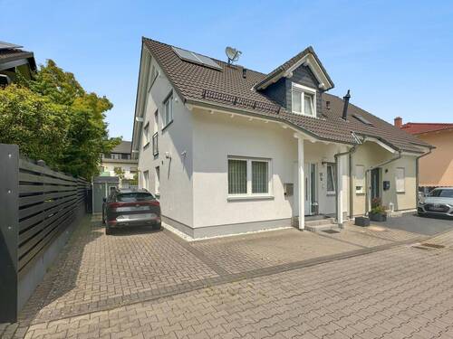 Seitenansicht - 5 Zimmer Doppelhaushälfte in Seligenstadt