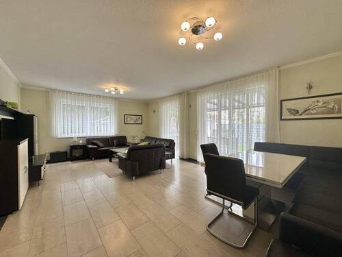 Wohn-/ Esszimmer - Erdgeschoss - 