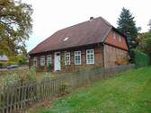 Haus Seitenansicht 1.jpg - 5 Zimmer Bauernhaus, Landhaus zum Kaufen in Hankensbüttel