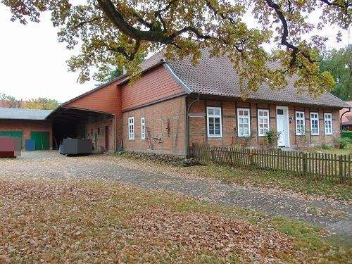 Haus Seitenansicht 2.jpg - Bauernhaus, Landhaus mit 150,00 m² in Hankensbüttel zum Kaufen