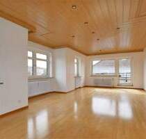 Sonnige 4-Zimmer-Wohnung mit Dachterrasse und TG-Stellplatz in der City - Coburg