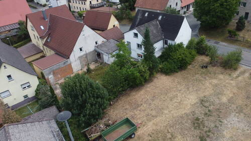 Luftbild - Mehrgenerationshaus mit Garten 2 Doppelgaragen und Bebaubarem Grundstück *Kernsaniert*