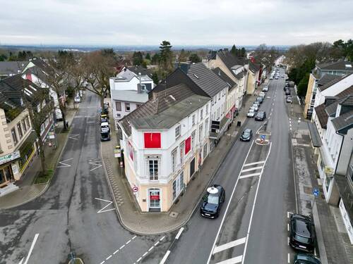 Außenansicht Vorne - Leerstehendes gepflegtes Jugendstilhaus in zentraler Lage