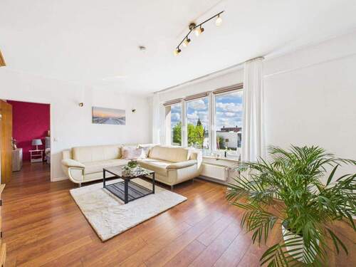 Wohnzimmer - 5 Zimmer Bungalow in Wolfsburg