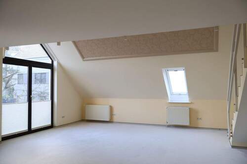 Wohnzimmer Oben - 3 Zimmer Doppelhaushälfte zum Kaufen in Gifhorn