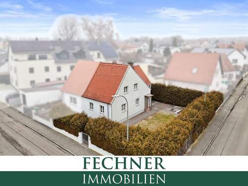 Luftaufnahme Südansicht - Kleine renovierungsbedürftige Doppelhaushälfte in beliebter Wohngegend Ingolstadt-Südwest!