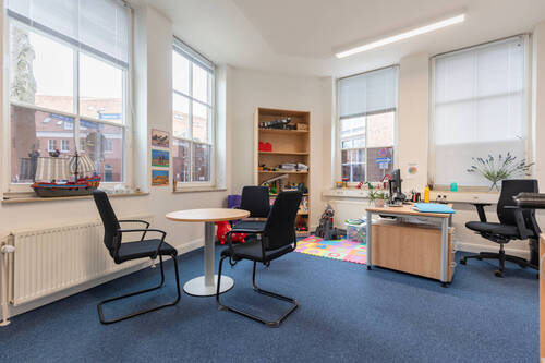 Erdgeschoss rechts - 