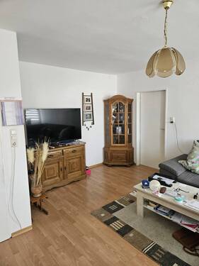Wohnzimmer - 2 Zimmer Etagenwohnung in Straubing