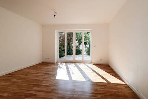 Wohnzimmer mit Terrasse - 