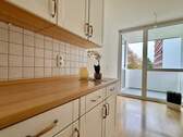 Küche mit Zugang zum Balkon - 