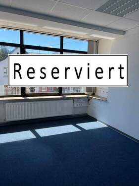 Bild 1 - 1 heller und renovierter Büroraum im Zentrum von Schwalbach zu vermieten