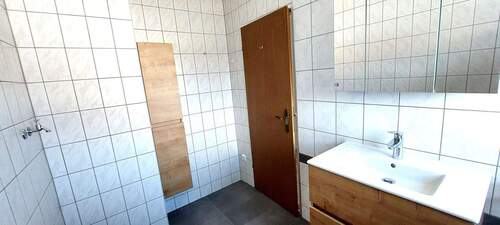 Bad 2.jpg - Terrassenwohnung mit 86,00 m&sup2; in Weiden in der Oberpfalz zur Miete