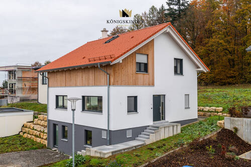 Ihr neues Nest - Frischer Frühling - neues Haus. Leben im Einklang mit der Natur.