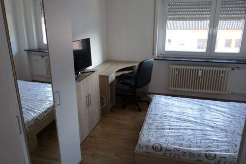 Zimmer Ansicht 1 - Schön möbliertes WG-Zimmer 'all inclusive'