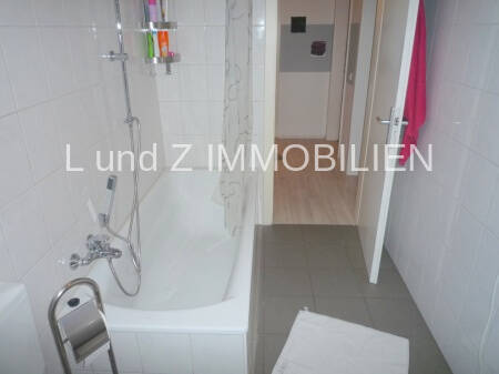 Tageslicht Bad - 3 Zimmer Etagenwohnung zum Kaufen in Düren