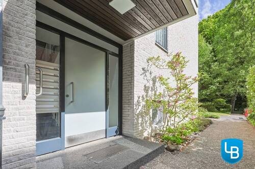 Hauseingang - Etagenwohnung mit 102,00 m² in Kiel zum Kaufen