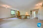 Geräumiges Wohnzimmer - 