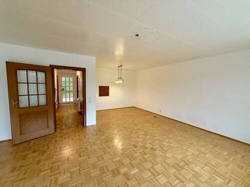 Wohnzimmer - Reihenmittelhaus mit 105,00 m² in Leverkusen zum Kaufen