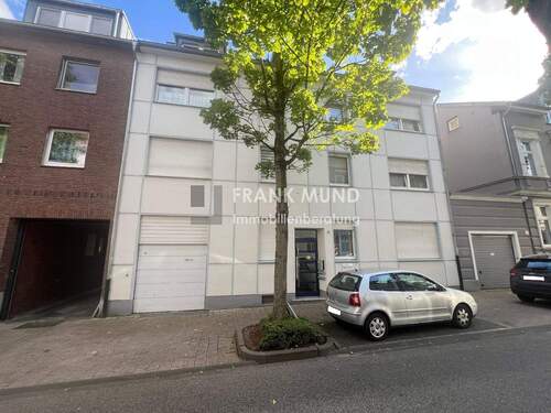 Frontbild - Modernisierte 4-Zimmer-Dachgeschosswohnung im Herzen von Rheydt