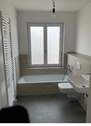 Badezimmer mit Badewanne.JPG - Etagenwohnung mit 93,70 m² in Mainz zur Miete