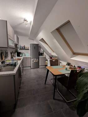 IMG-20251028-WA0030 - Wohnen im DG Bad mit Eckwanne + Dusche Carport u.v.m.