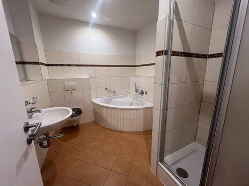 Referenszbild Bad - 2 Zimmer Etagenwohnung in Chemnitz