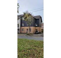 Recklinghausen-Hochlar! Dreifamilienhaus mit zwei Garagen in guter Lage